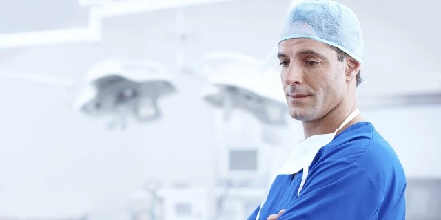 Zdravotní pojišťovny plánují na rok 2022 růst výdajů o&nbsp;5,6 %